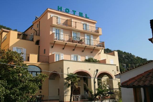 Hotel Ca' Ligure Pietra Ligure Εξωτερικό φωτογραφία
